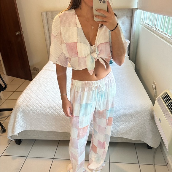 Set - Picture 2 of 3